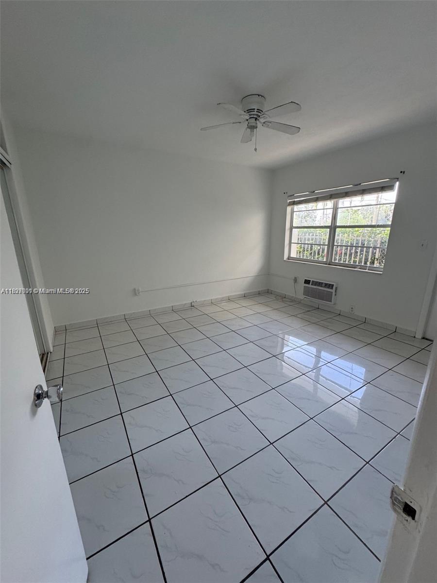 8040 Tatum Waterway Dr # 3, Miami Beach FL 33141 photo 5