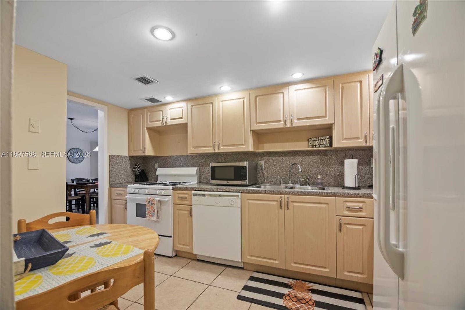 3140 S Ocean Dr # 207, Hallandale Beach FL 33009 photo 4
