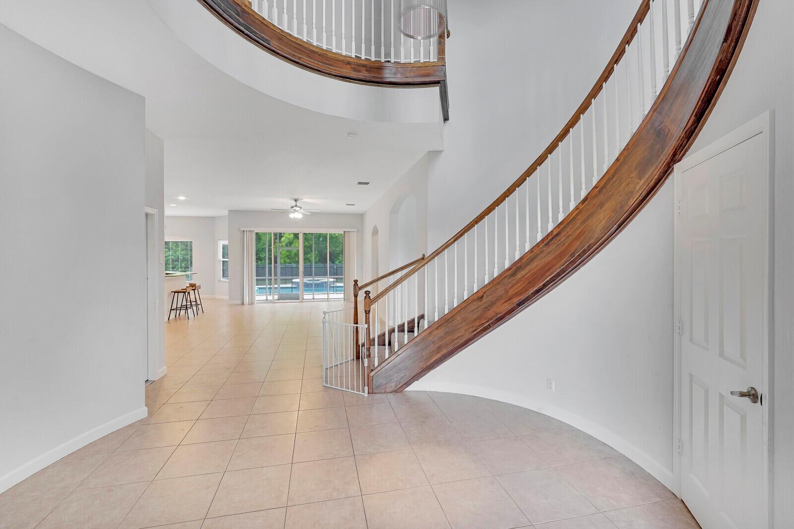 16383 73rd Terrace N, Palm Beach Gardens FL 33418 photo 2