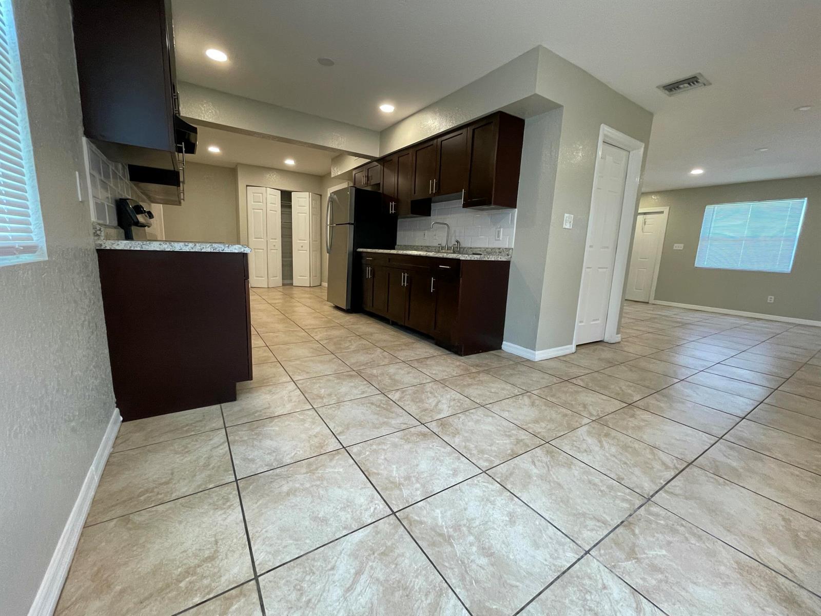 2886 Harson Way, Fort Pierce FL 34946 photo 5
