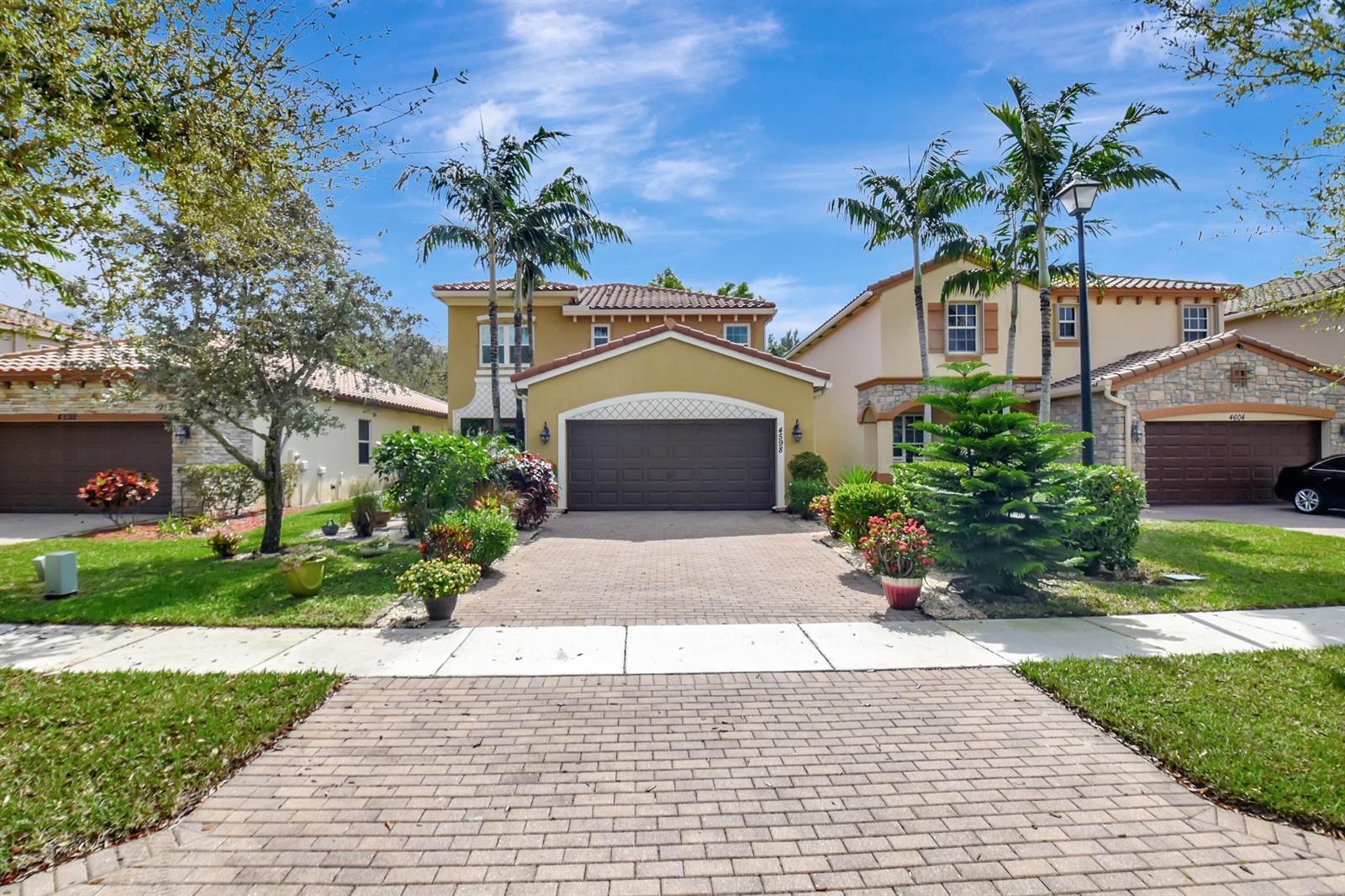 4598 Capital Drive, Lake Worth FL 33463 photo 2