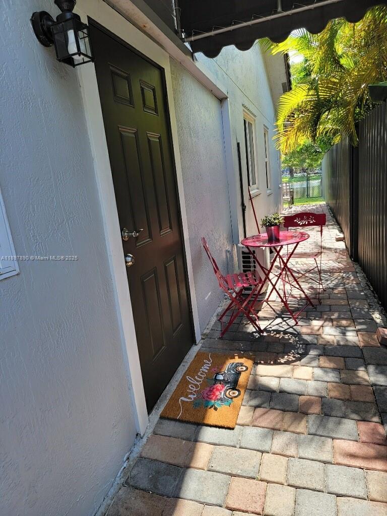 Miami, FL 33185 photo 2