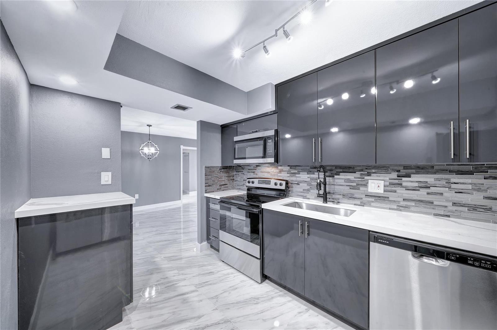 1100 Saint Charles Place # 708, Pembroke Pines FL 33026
