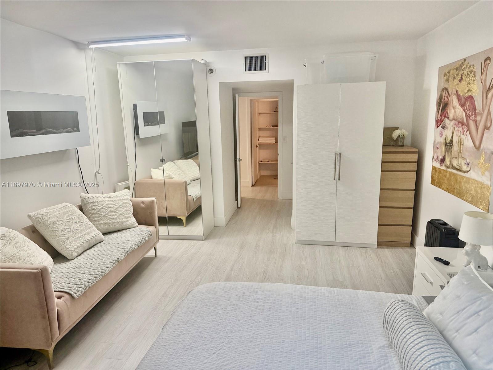 2301 Collins Ave # 619, Miami Beach FL 33139 photo 4