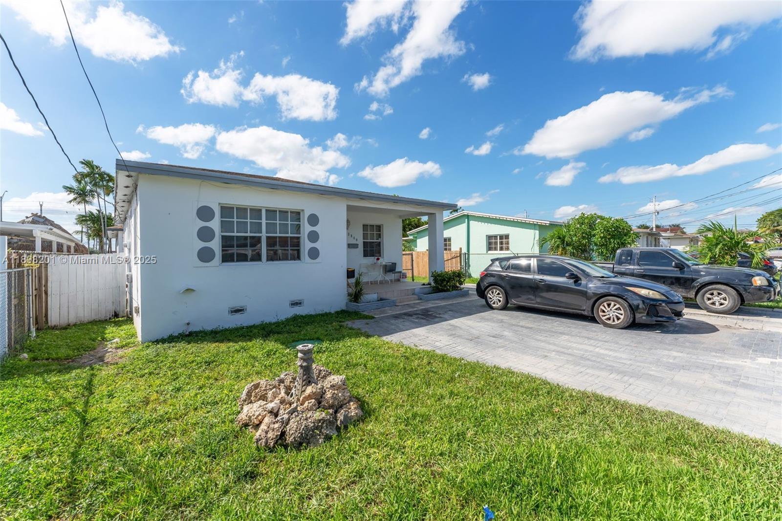 3840 SW 91st Ave, Miami FL 33165 photo 2