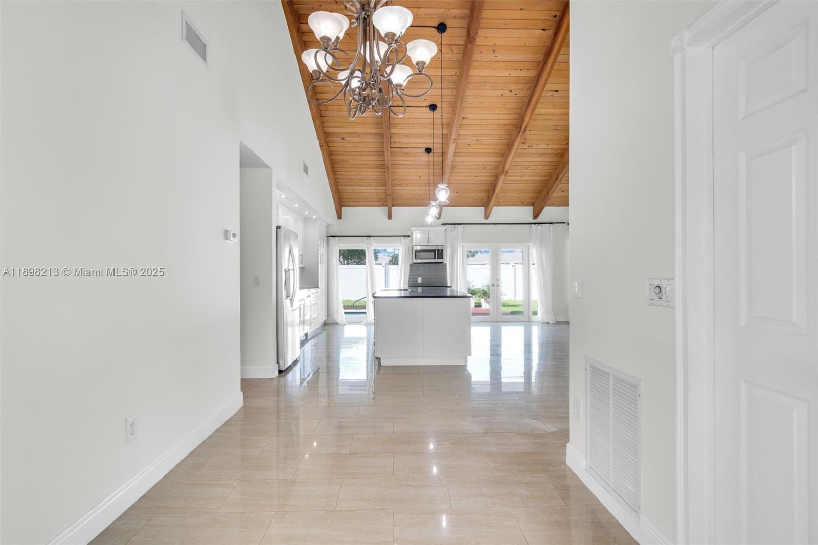 21043 N Escondido Way N, Boca Raton FL 33433 photo 2
