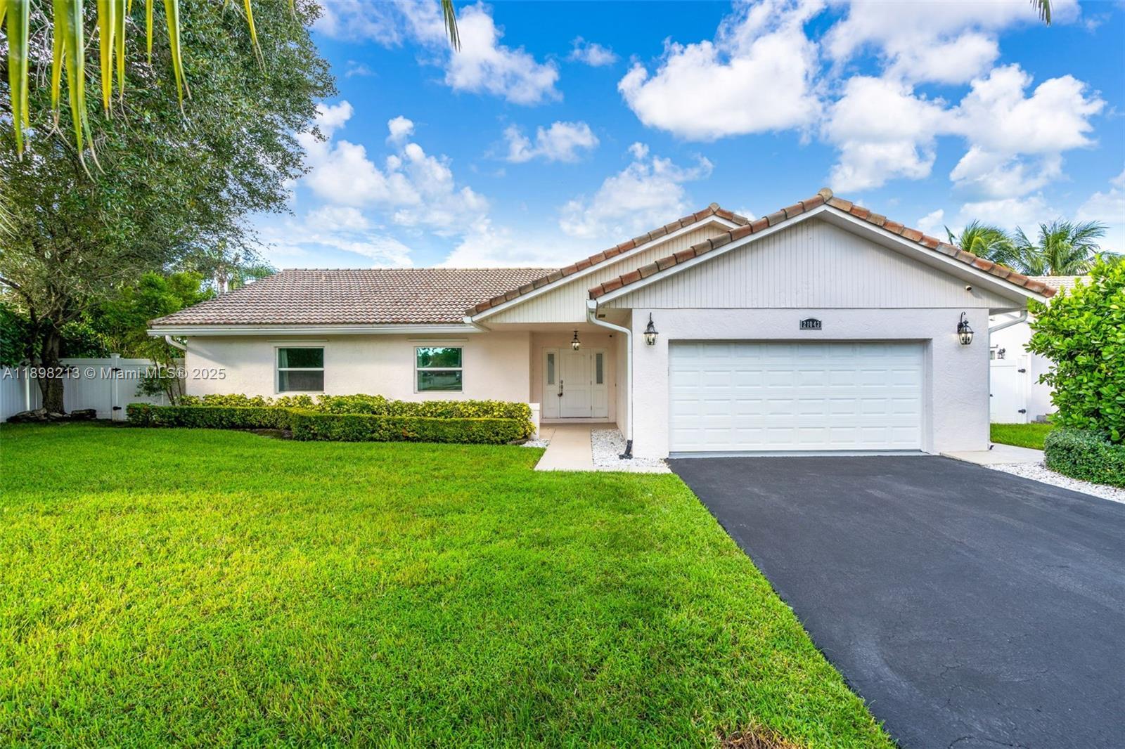 21043 N Escondido Way N, Boca Raton FL 33433