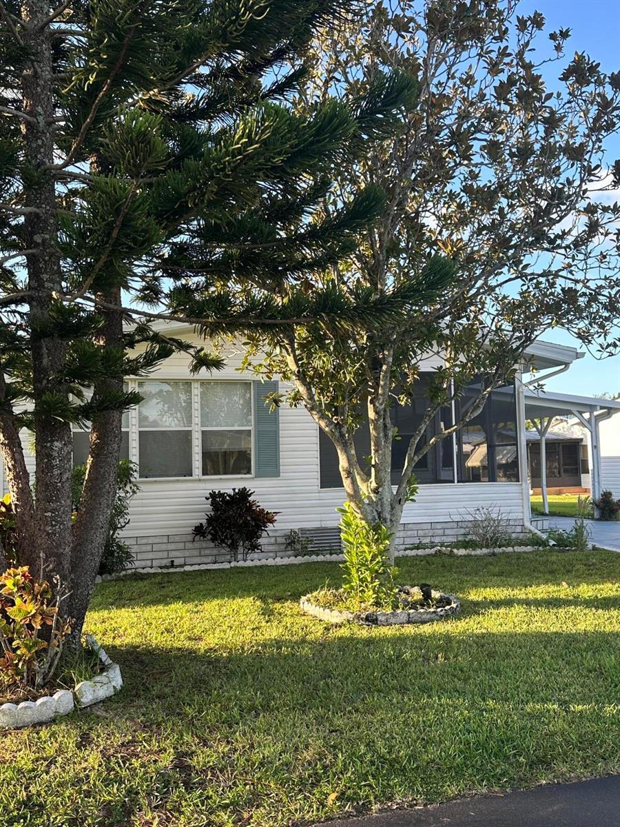 528 Tropical Isles Circle, Fort Pierce FL 34982