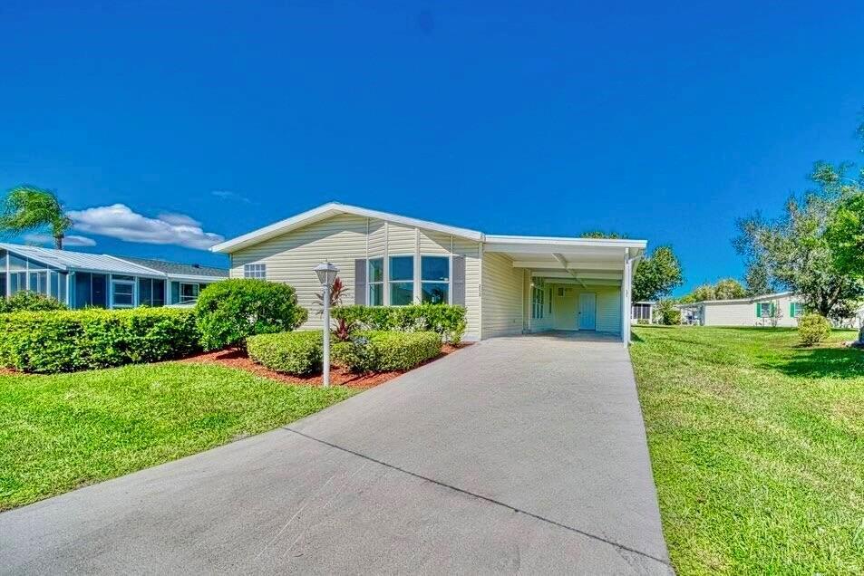 2824 Nine Iron Drive, Port St. Lucie FL 34952 photo 2
