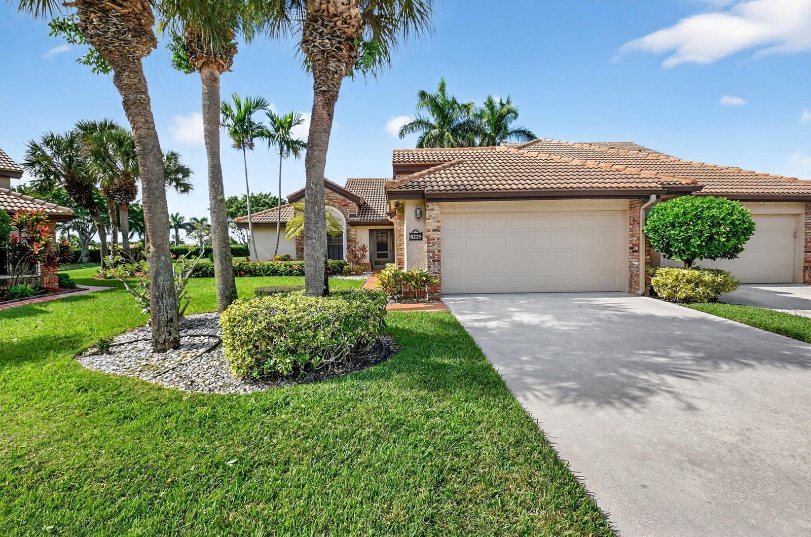 8225 Cassia Drive, Boynton Beach FL 33472 photo 2