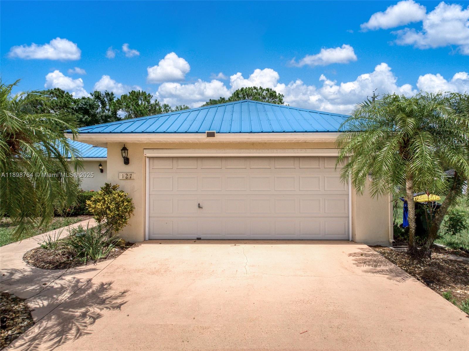 127 Blue Moon, Lake Placid FL 33852 photo 3