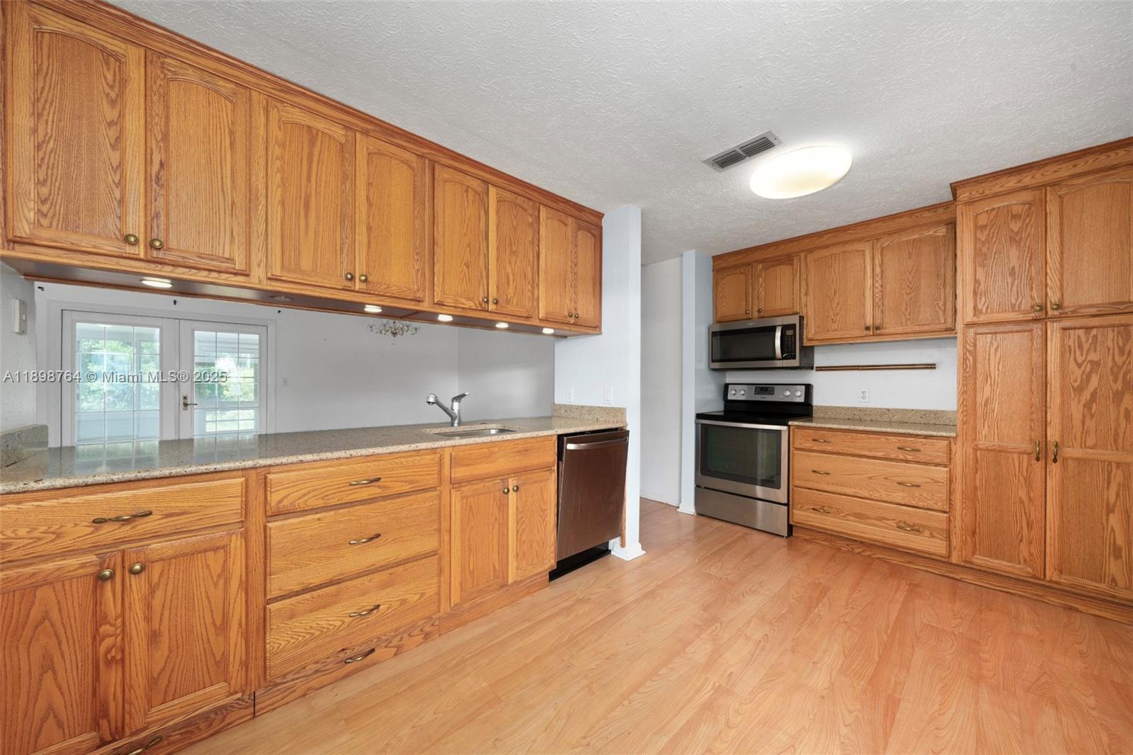 127 Blue Moon, Lake Placid FL 33852 photo 4