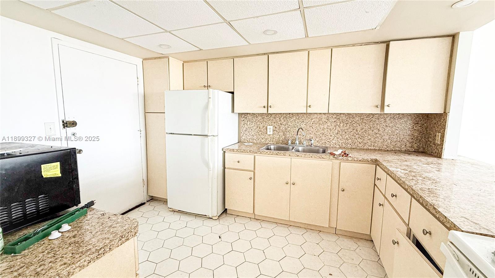 1351 NE Miami Gardens Dr # 1404E, Miami FL 33179 photo 4