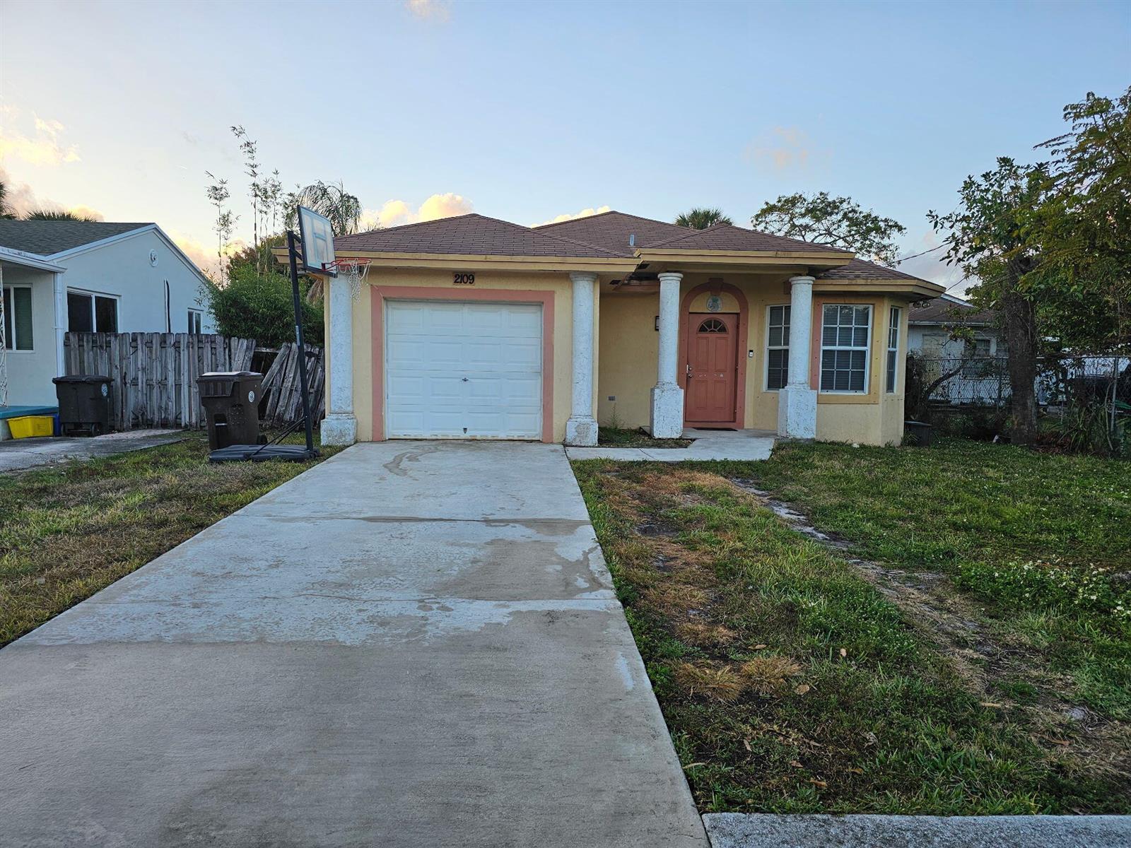 2109 Dock Street, West Palm Beach FL 33401 photo 2