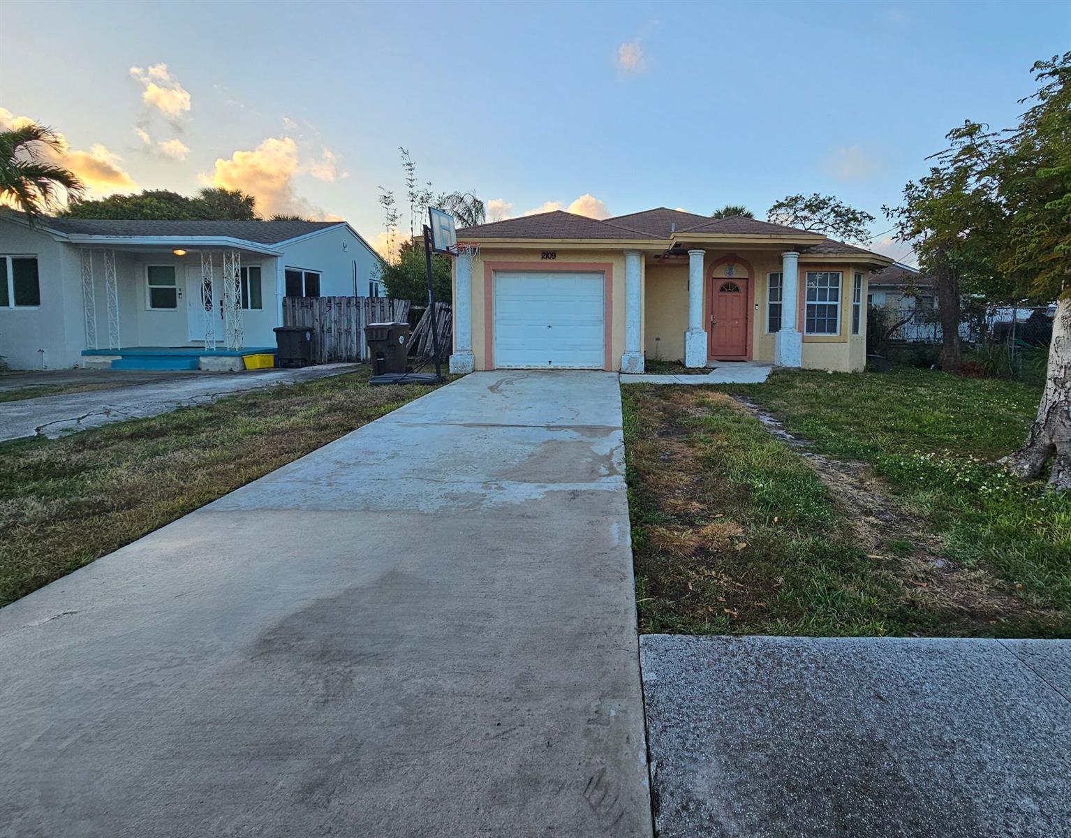 2109 Dock Street, West Palm Beach FL 33401 photo 3