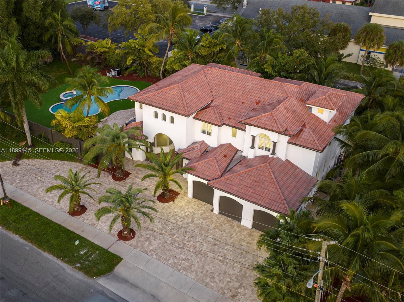 112 NW 14th Way, Dania Beach FL 33004