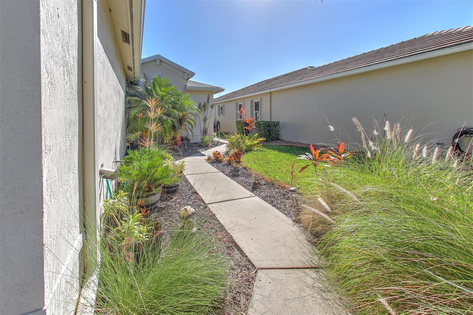 9713 SW Eastbrook Circle, Port St. Lucie FL 34987 photo 4