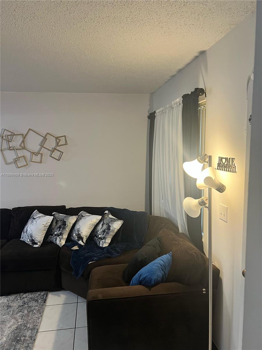 431 NW 82nd Ave # 909, Miami FL 33126 photo 4