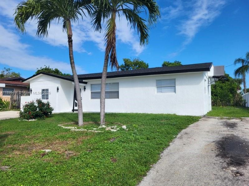 651 SW 14th St, Deerfield Beach FL 33441 photo 3