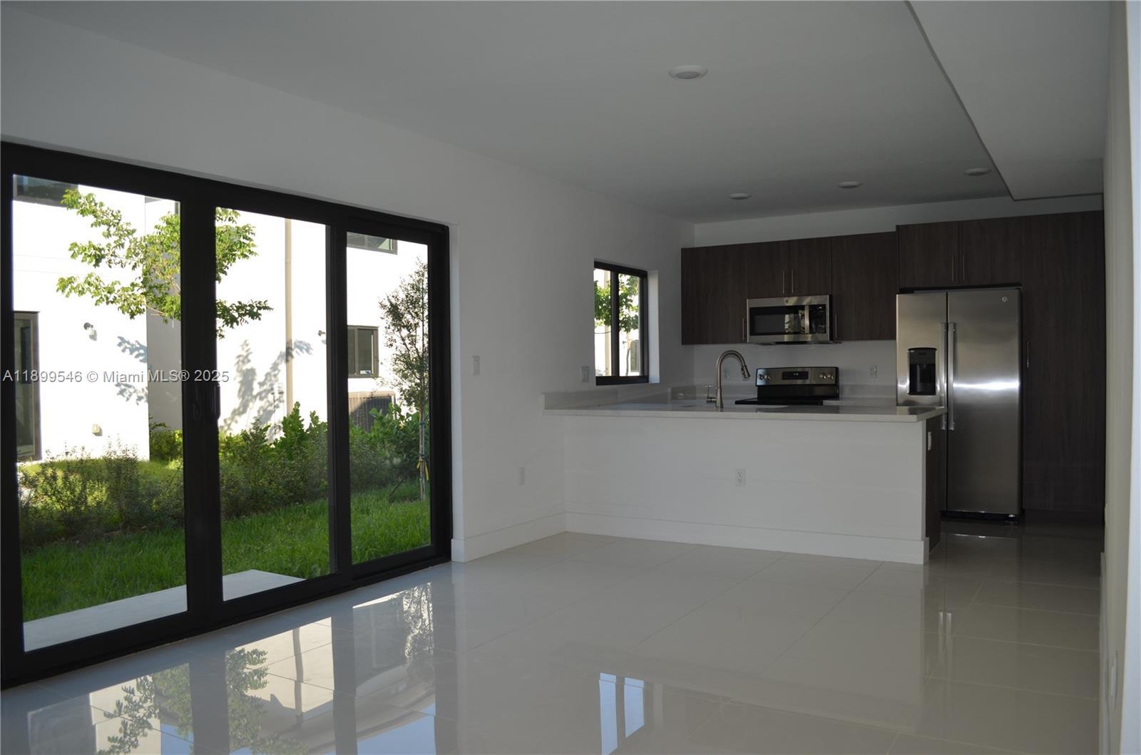1160 NW 2nd Ln, Florida City FL 33034 photo 3