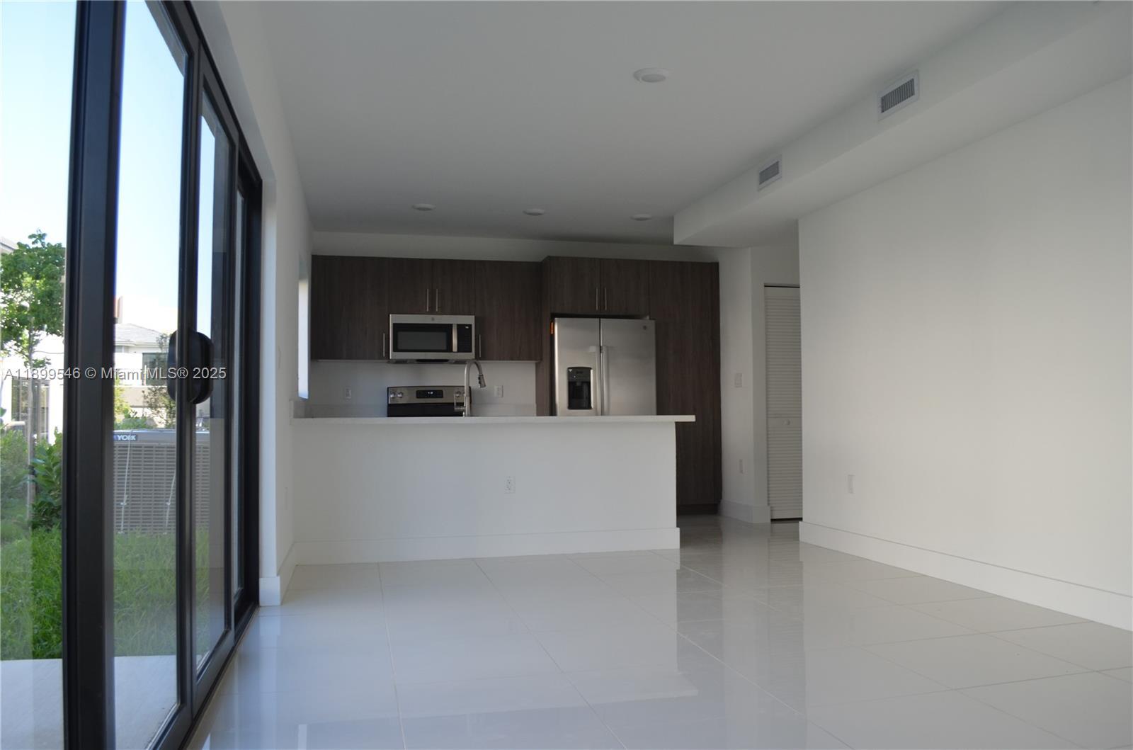 1160 NW 2nd Ln, Florida City FL 33034 photo 4