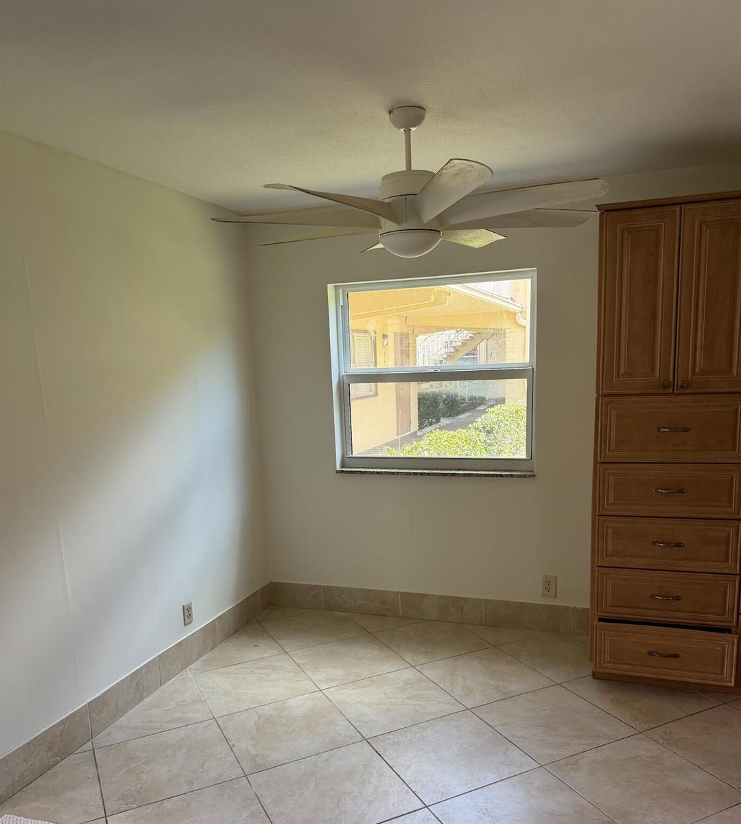 157 Saxony D, Delray Beach FL 33446 photo 2