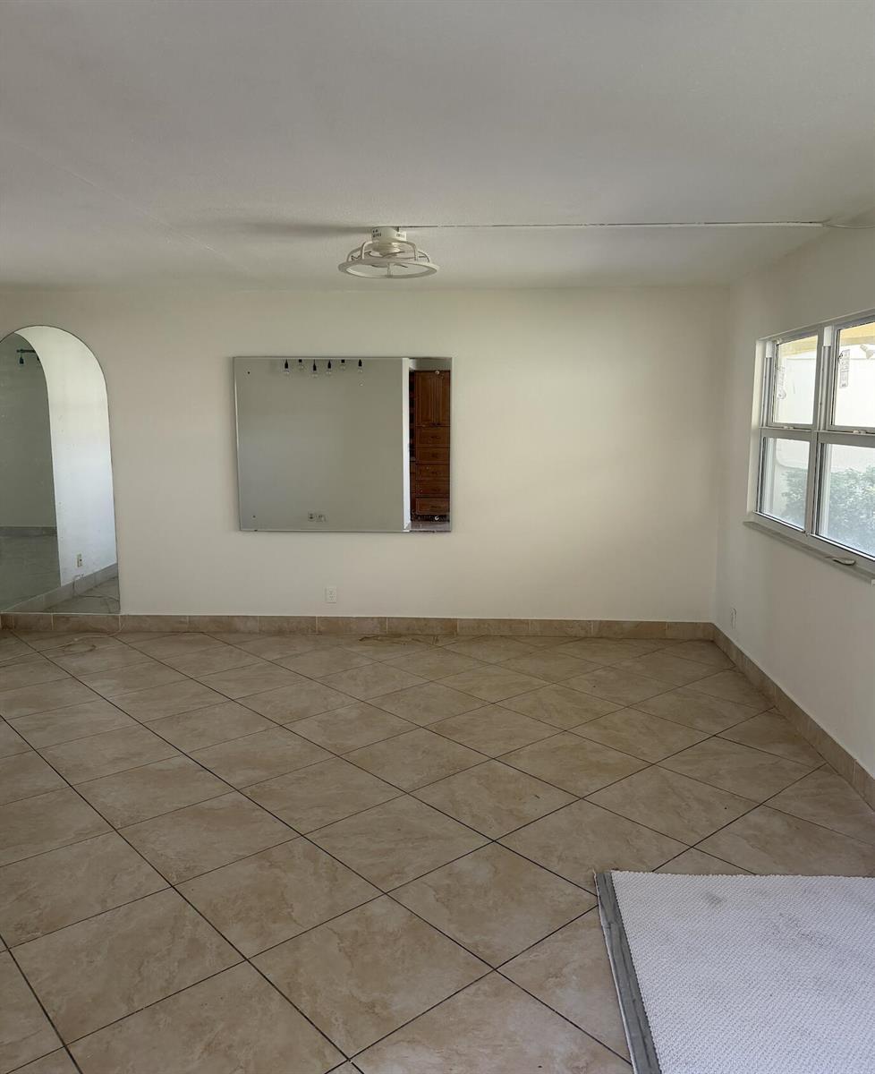 157 Saxony D, Delray Beach FL 33446 photo 3