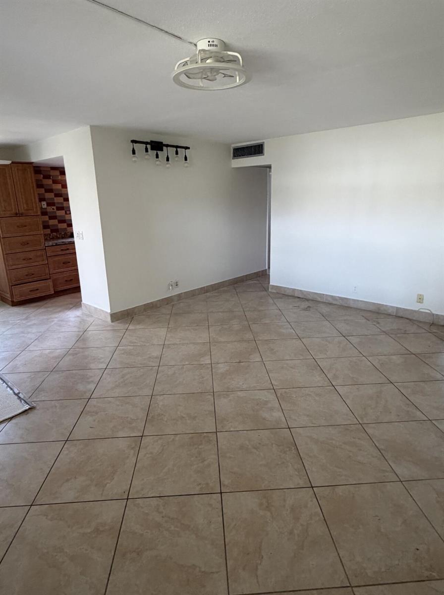 157 Saxony D, Delray Beach FL 33446 photo 4