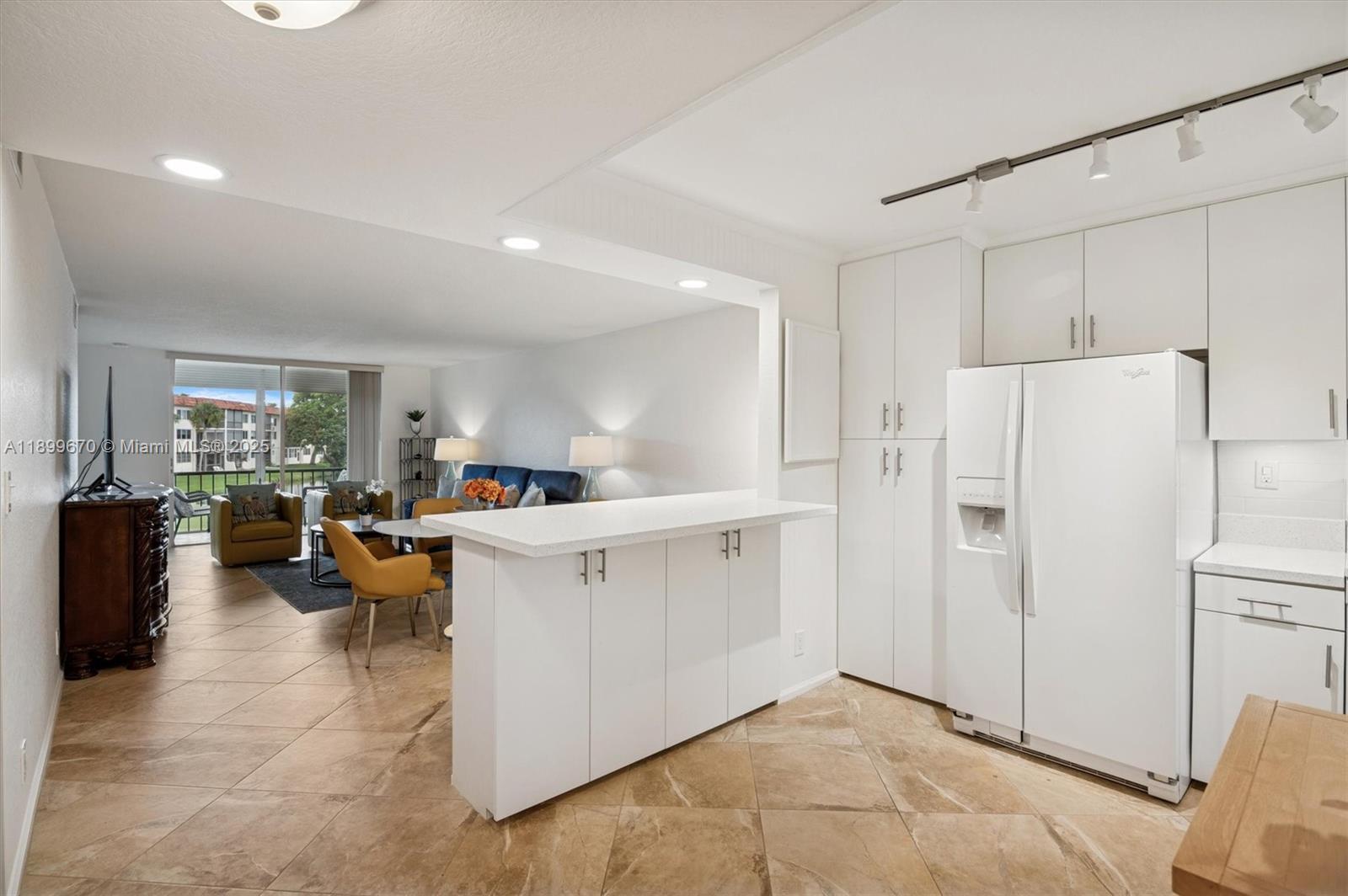 411 S Hollybrook Dr # 204, Pembroke Pines FL 33025 photo 2