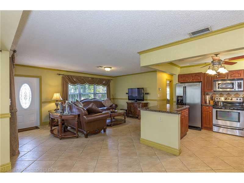160 SE 12th Street, Pompano Beach FL 33060 photo 4
