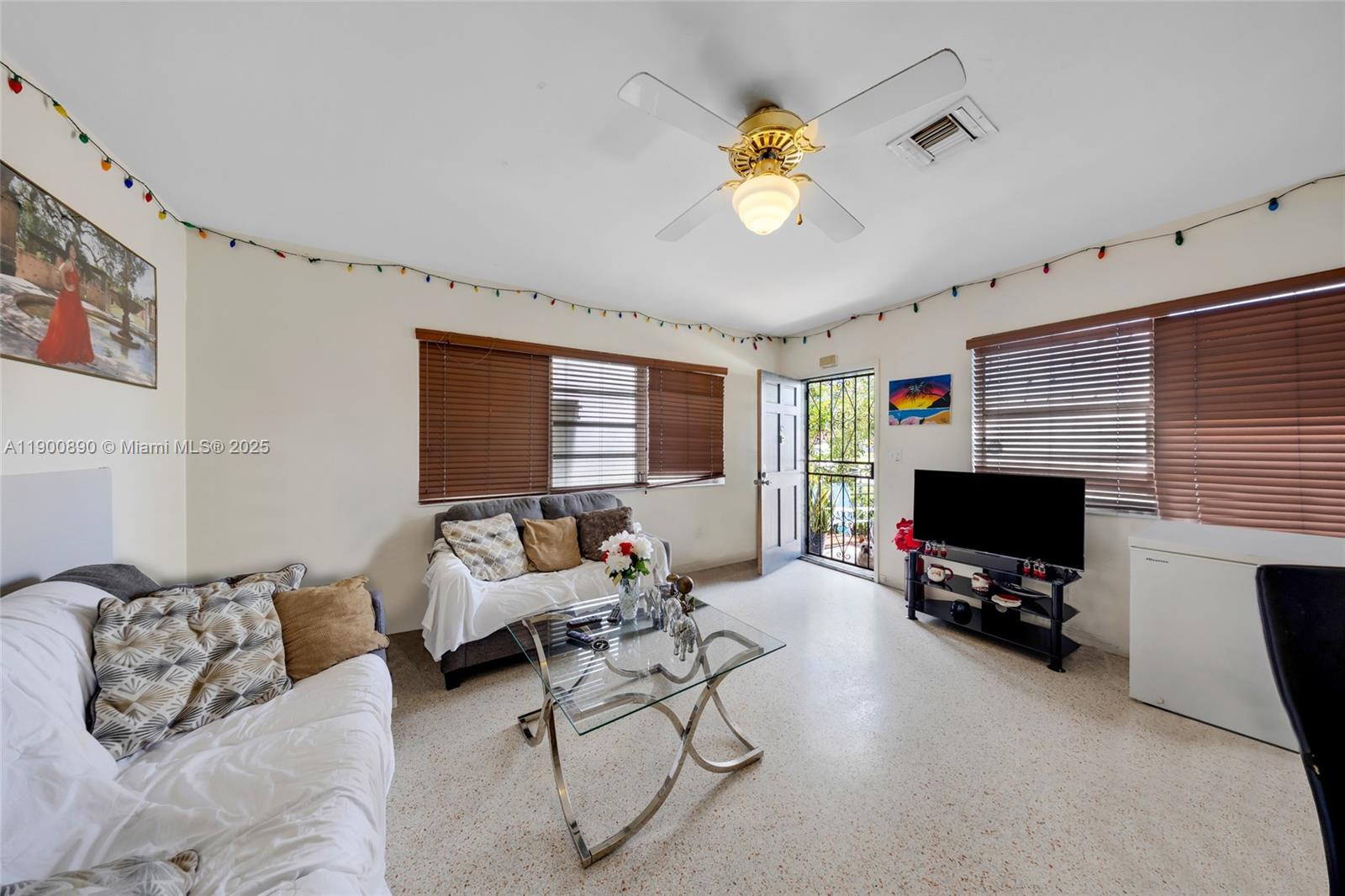 1515 NW 33rd Ave, Miami FL 33125 photo 4