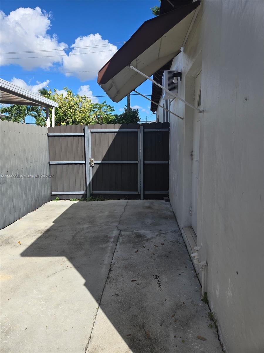 7785 SW 36th St, Miami FL 33155 photo 2