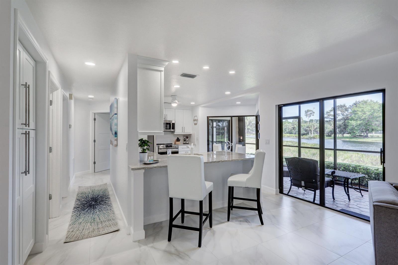 6 Lexington Lane E # D, Palm Beach Gardens FL 33418