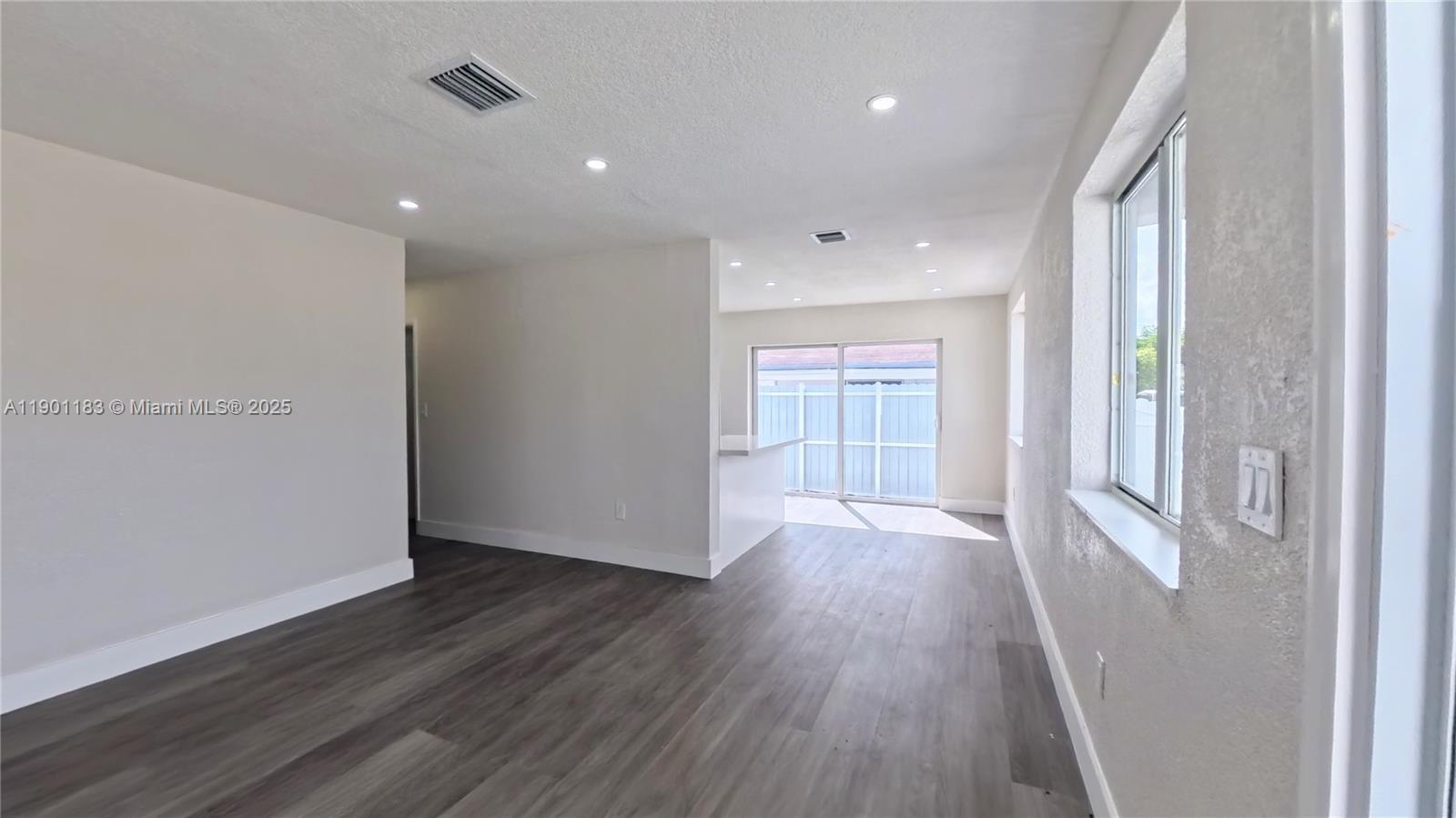 1575 W 6th Ave, Hialeah FL 33010 photo 4