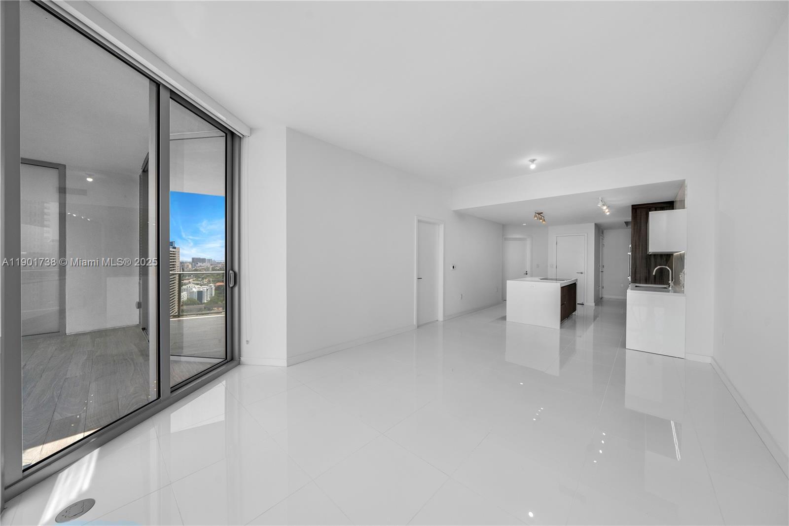 851 NE 1st AVE # 2106, Miami FL 33132 photo 4