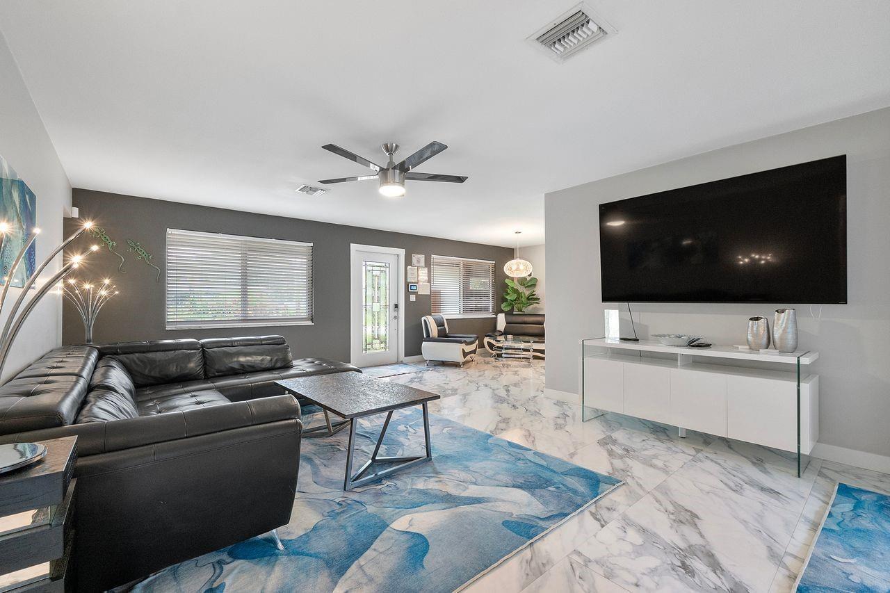 600 NW 22nd Court, Wilton Manors FL 33311 photo 4