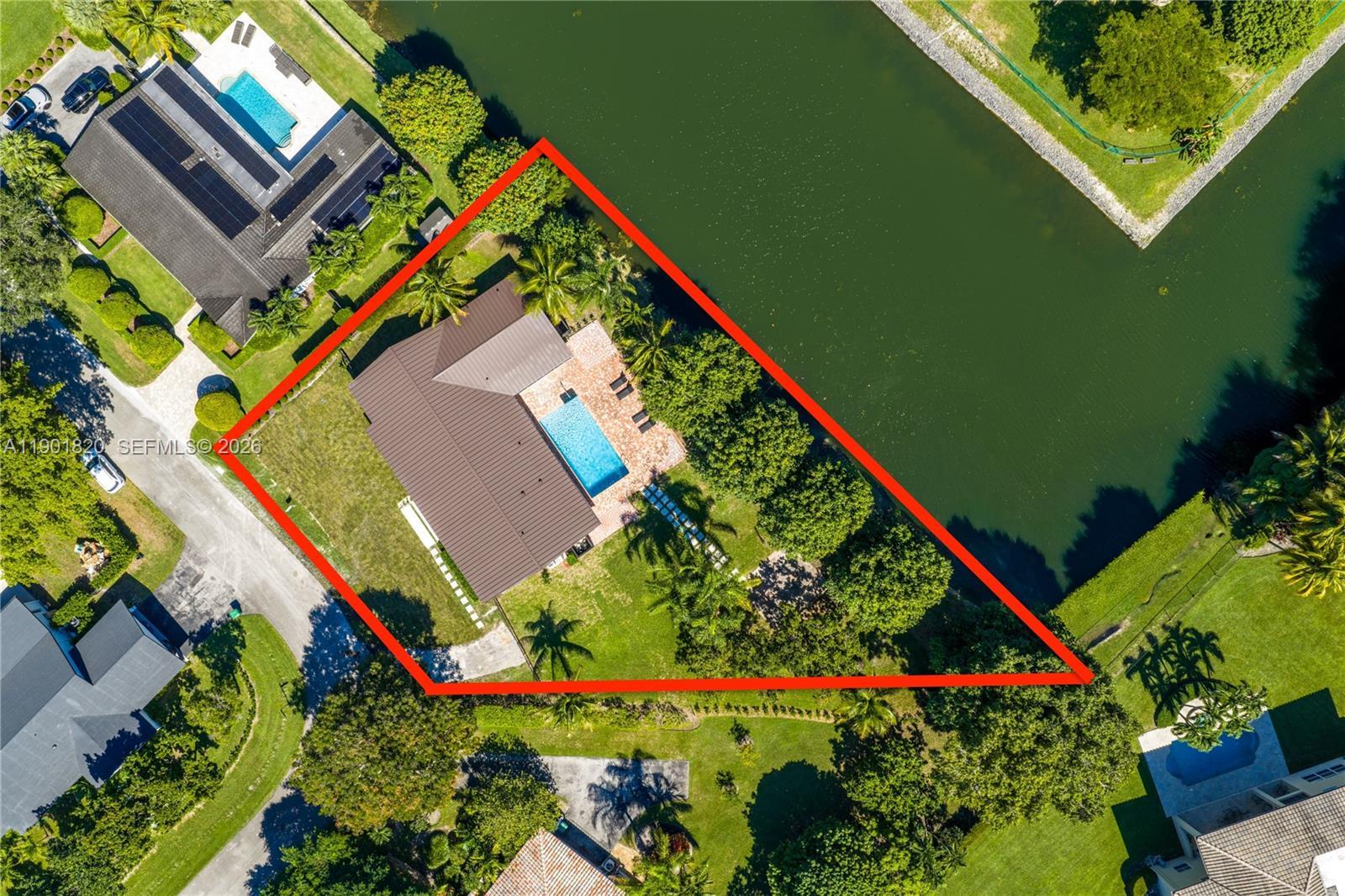10945 SW 75th Ct, Pinecrest FL 33156 photo 2