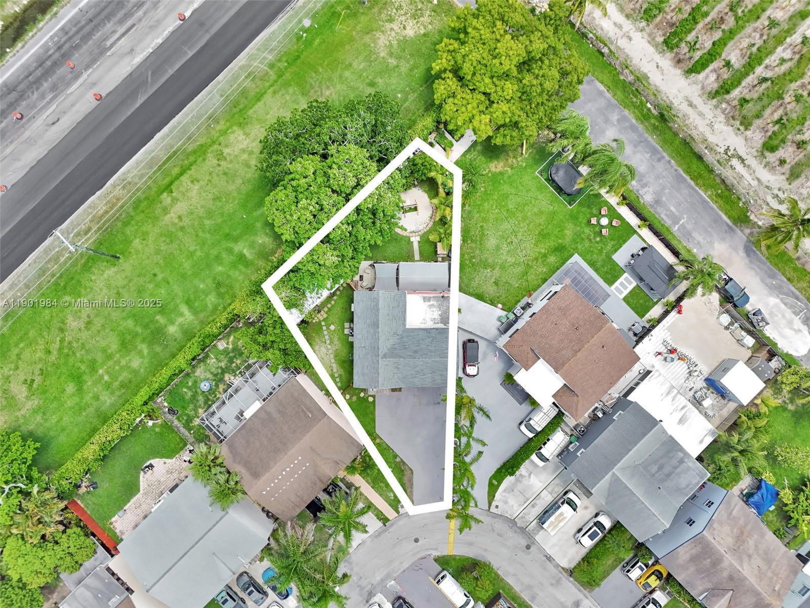 11953 SW 268th Ter, Miami FL 33032 photo 2