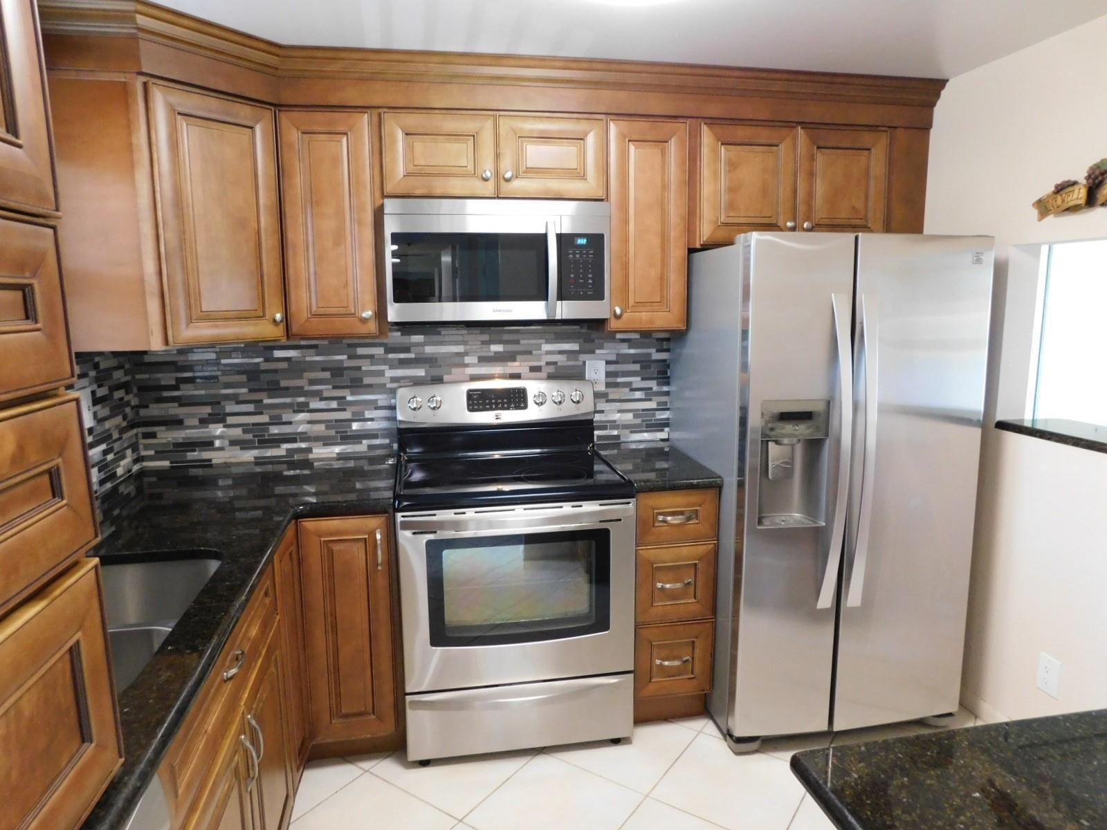 9580 Sunrise Lakes Boulevard # 202, Sunrise FL 33322 photo 3