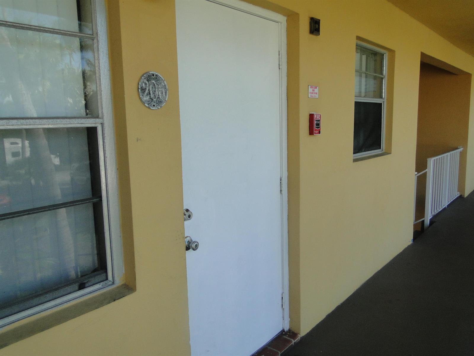 220 Croton Avenue # 206, Lantana FL 33462 photo 2