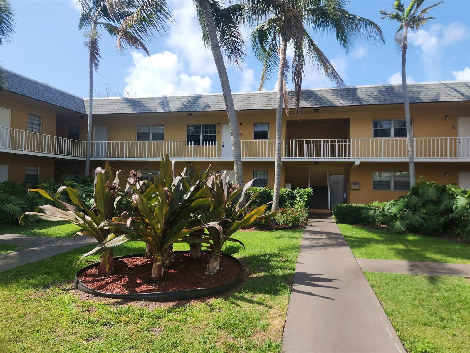 220 Croton Avenue # 206, Lantana FL 33462