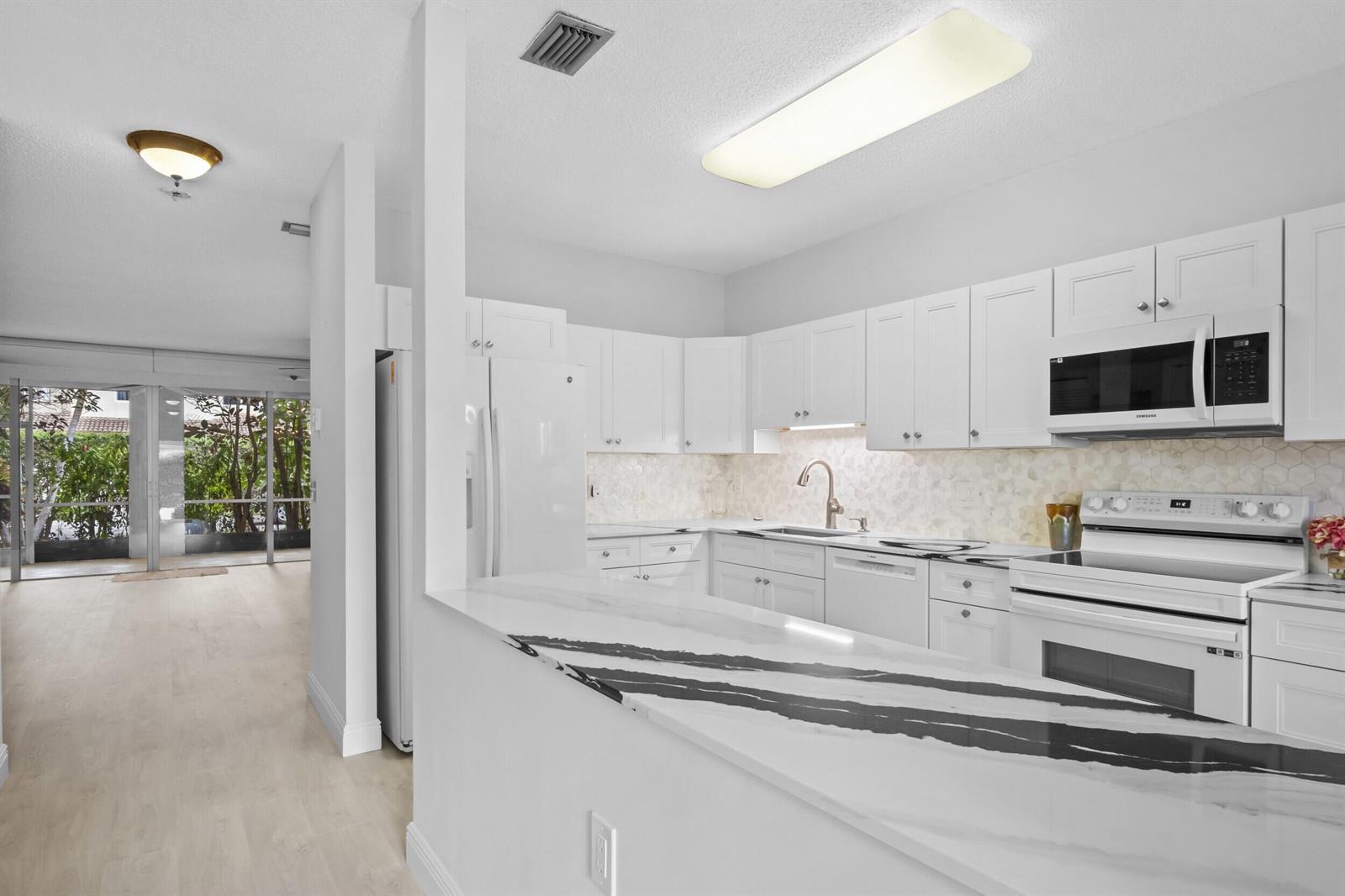6809 Via Regina, Boca Raton FL 33433 photo 4