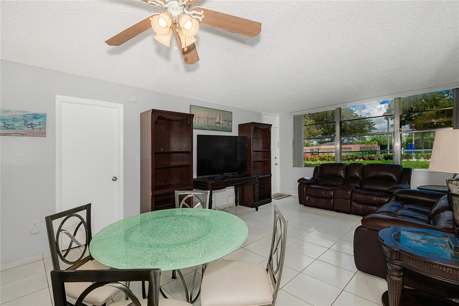 1300 Saint Charles Pl Pembroke Pines # L20, Pembroke Pines FL 33026 photo 2