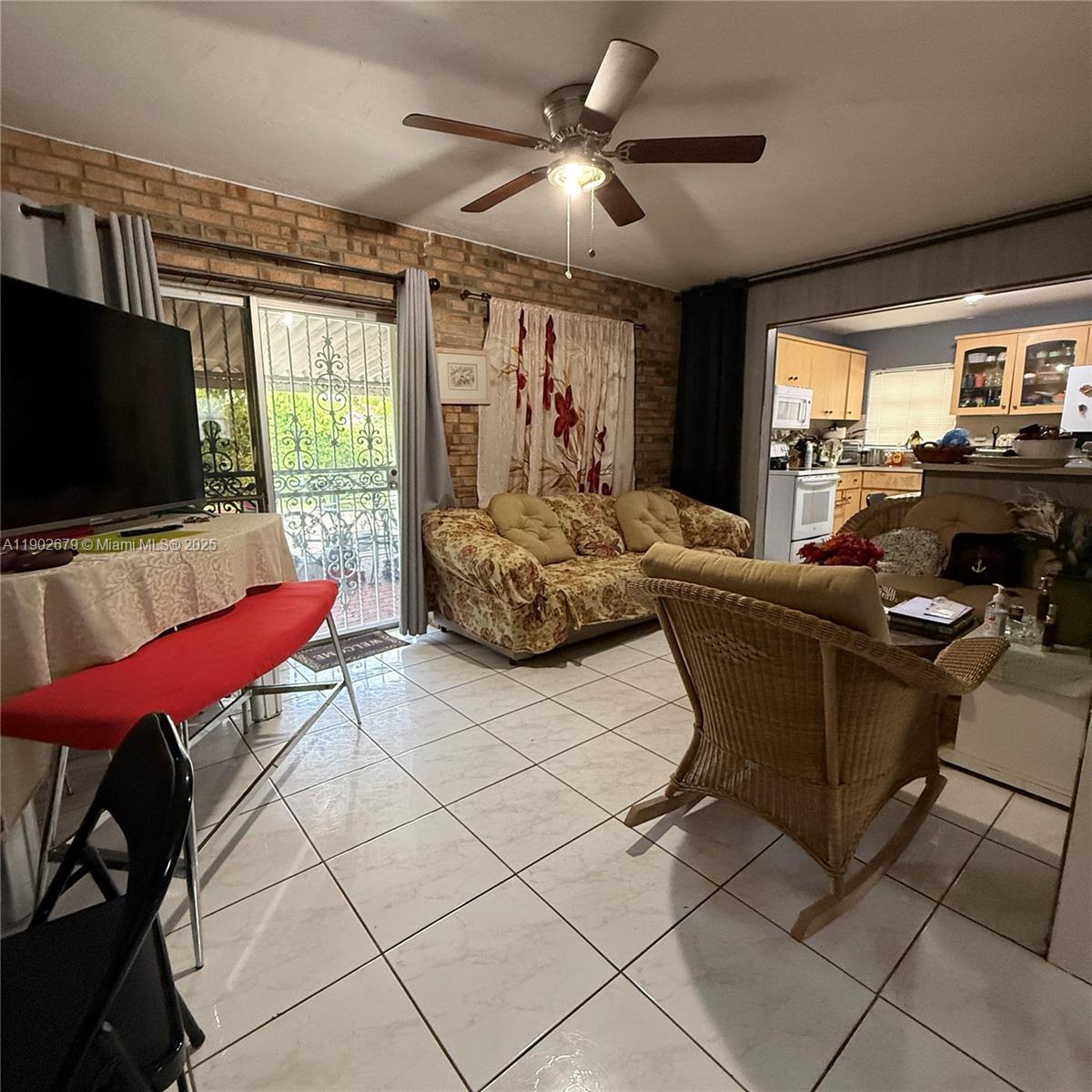 20730 NE Miami Ct, Miami Gardens FL 33179 photo 5