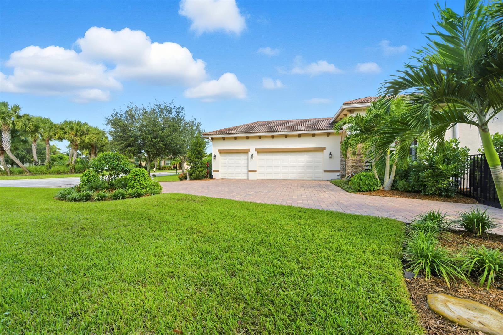 1016 SW Triste Way, Stuart FL 34997 photo 3