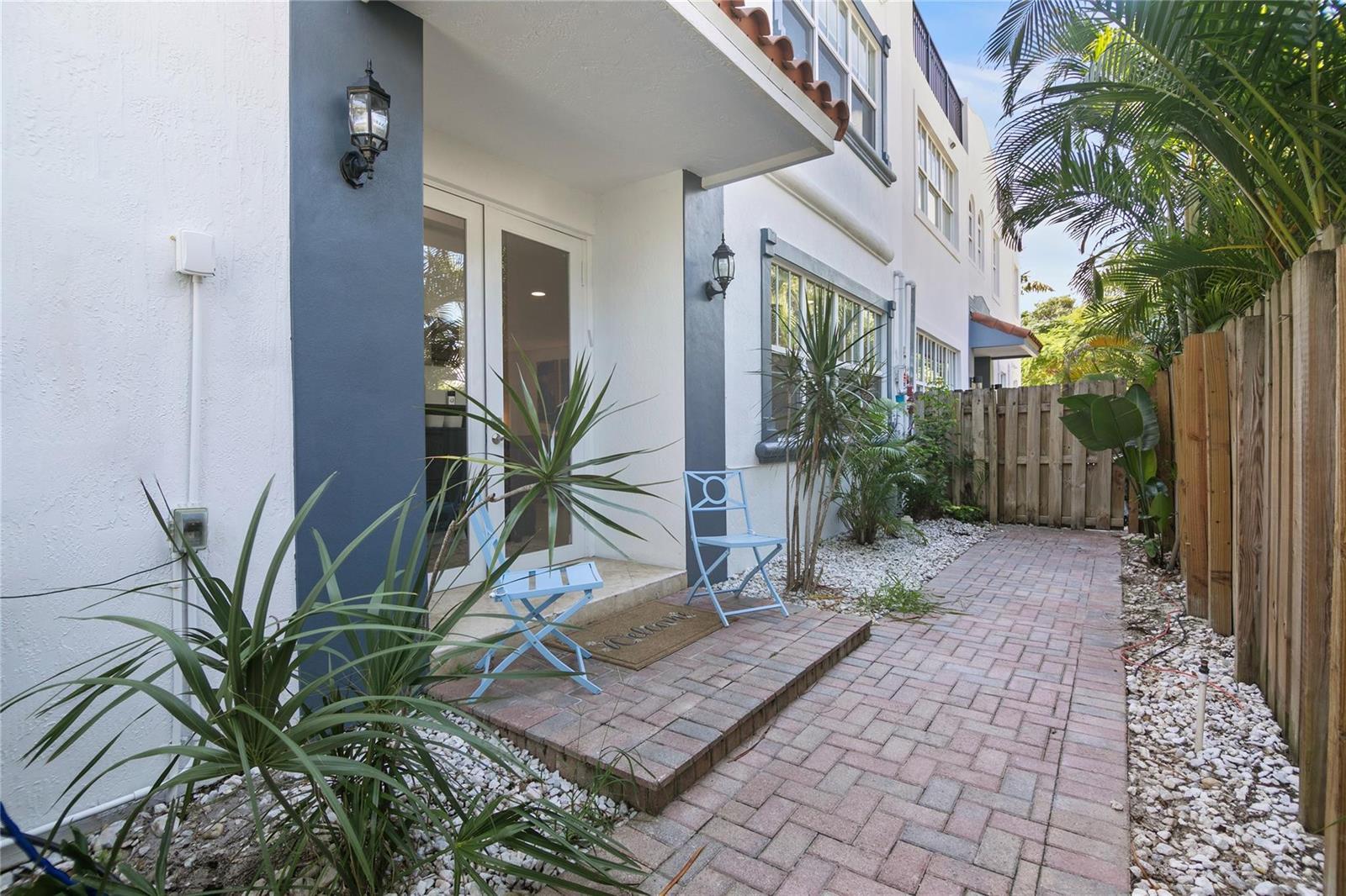732 NE 15th Avenue, Fort Lauderdale FL 33304 photo 3