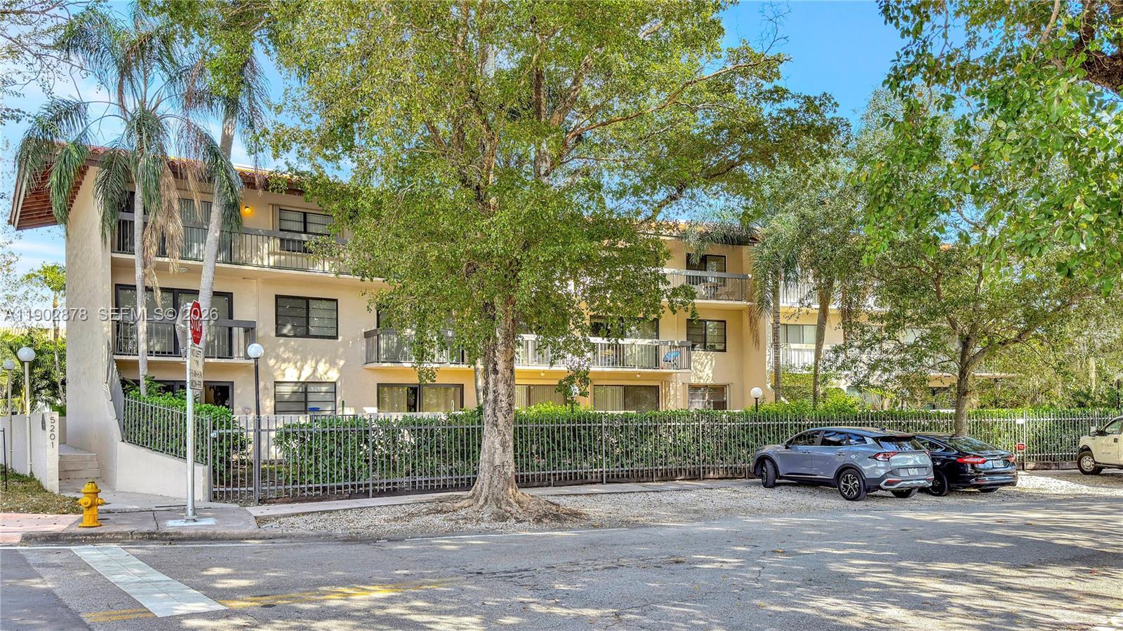 5201 Orduna Dr. # 15, Coral Gables FL 33146 photo 5