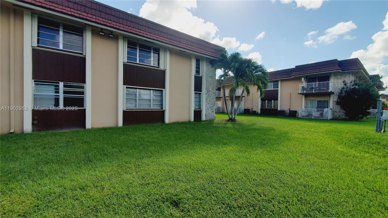 5301 SW 77th Ct # 201G, Miami FL 33155