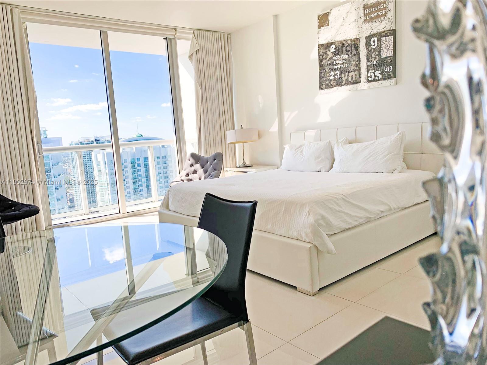 Miami, FL 33131 photo 5