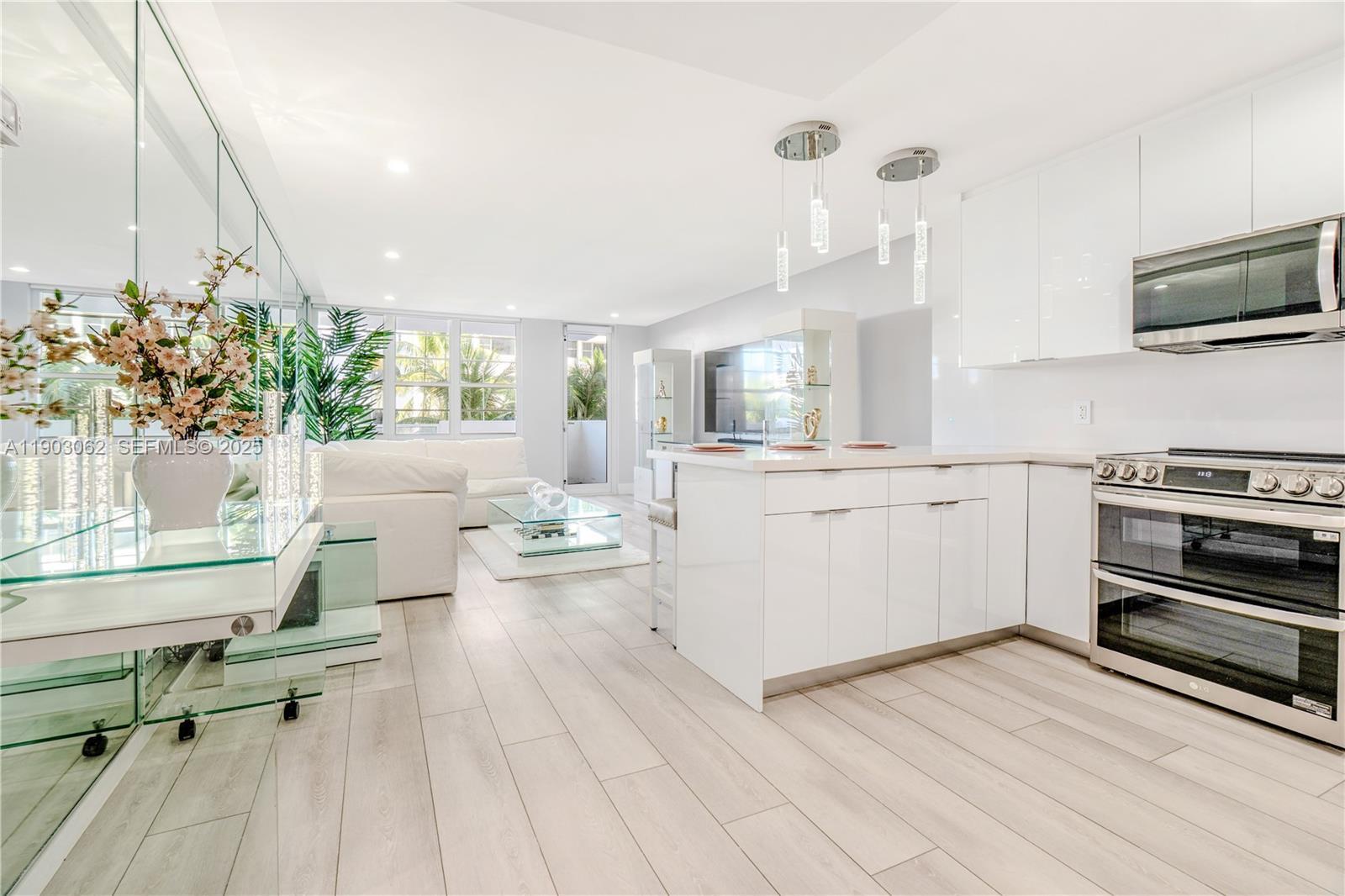100 Lincoln Rd # 323, Miami Beach FL 33139 photo 3